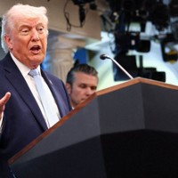 記者会見するドナルド・トランプ米大統領＝ワシントンのホワイトハウスで2026年4月6日、ロイター