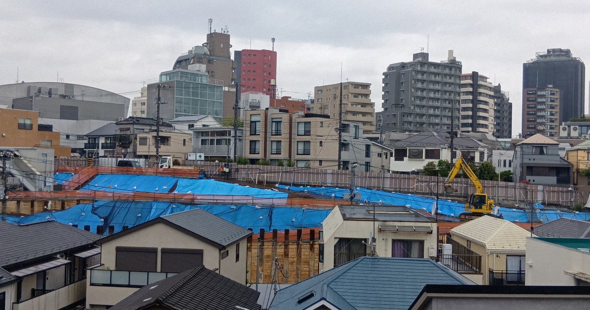 東京・富ケ谷に現れた盛り土　「熱海の事故になる」住民怒り