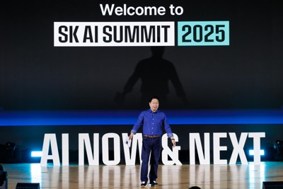 韓国ではAI利用が急速に普及（写真はSKグループがソウルで開いたAIサミット）＝2025年11月3日　Bloomberg