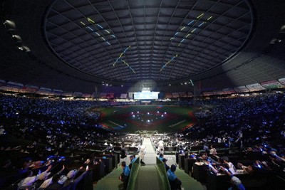 2026年からベルーナドームで始まった光の演出。スタメン発表やビクトリーセレモニーなどを盛り上げる＝西武ライオンズ提供