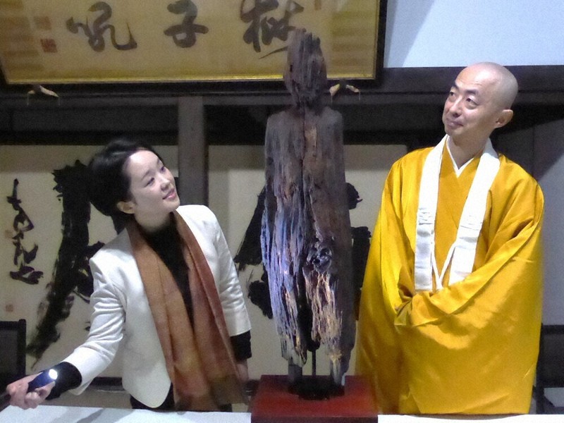 江戸時代中期２００〜３５０年前頃時代木彫彫刻寺社仏閣武家旧家屋敷内時代欄間当時物 焼けぼとけ様、復活 800年ぶり、優美な立ち姿 当麻寺中之坊、13日から