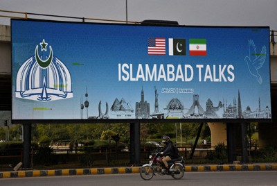 米国とイランの協議に向けた準備が進むパキスタンの首都イスラマバードの街＝2026年4月10日、ロイター