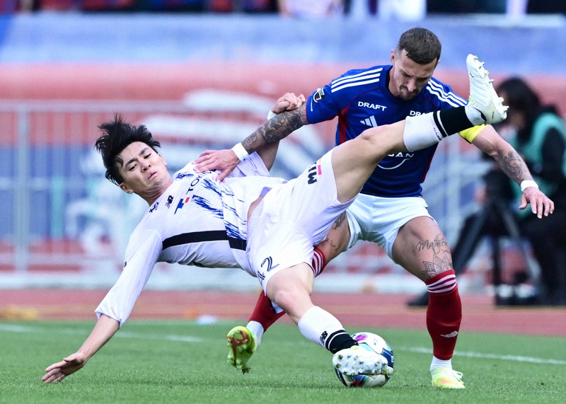 青赤のピッチサイドから：MatchPHOTO J1横浜マ戦 左サイドを制した橋本
