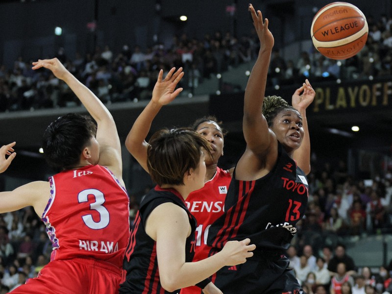 デンソーが初優勝に王手 バスケWリーグ・プレーオフ決勝第3戦 [写真