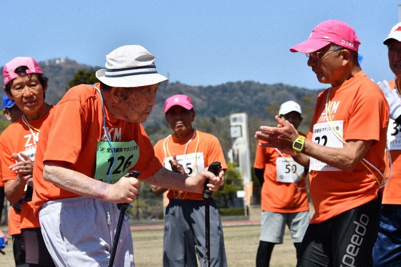 熟年ランナー117人集結 参加資格は60歳以上 全国健称マラソン 最高齢