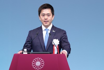 自民党大会であいさつする日本維新の会の吉村洋文代表＝東京都港区で2026年4月12日午前10時15分、中川祐一撮影