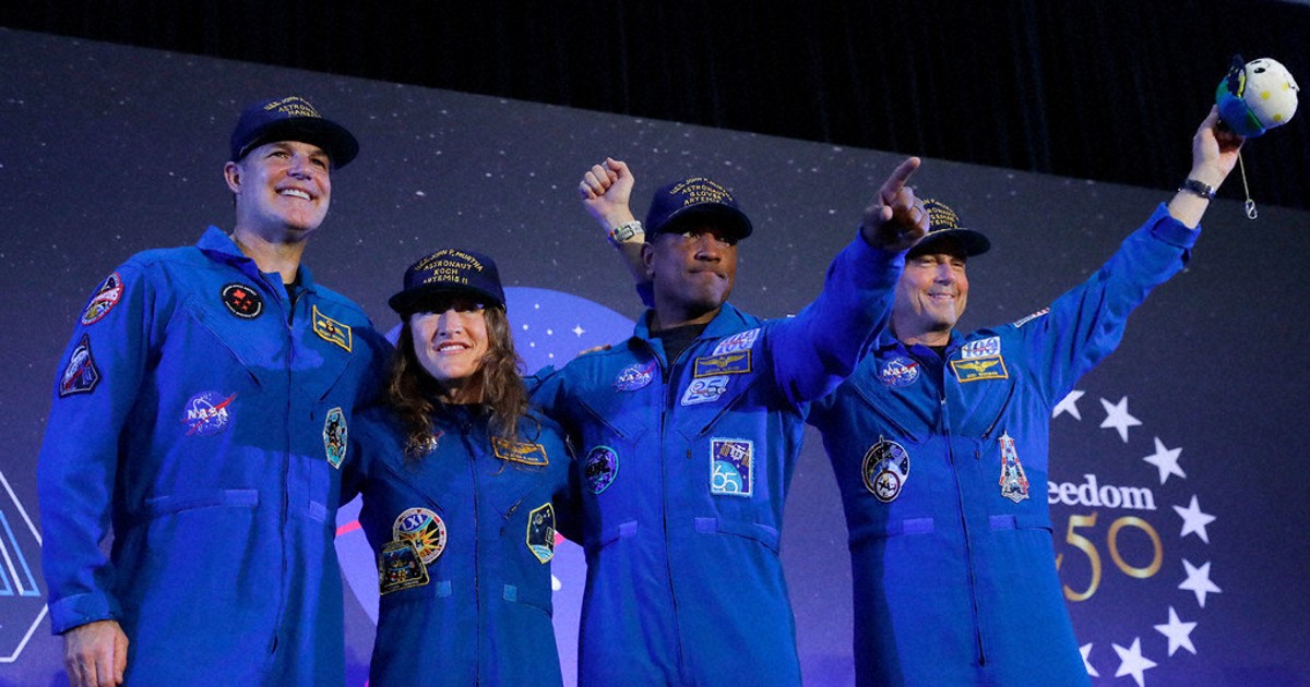 Artemis II's moon-traveling astronauts return home to cheers after a record-breaking trip