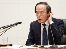 金融政策決定会合後に記者会見する日銀の植田和男総裁＝東京都中央区で2026年3月19日午後4時26分、後藤由耶撮影