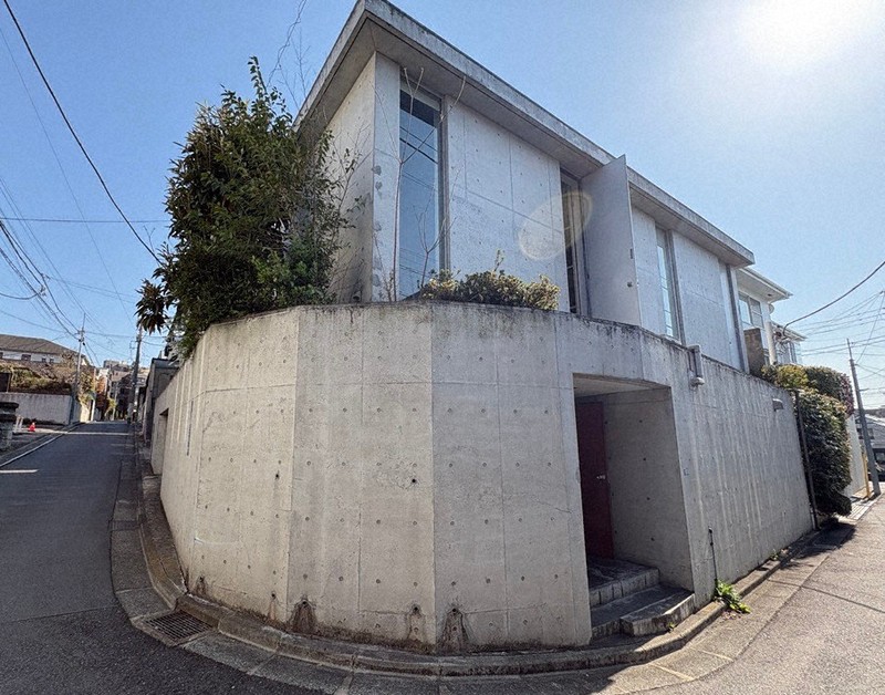 ART：色づく空間、幾何学的建築 篠原一男「上原曲り道の住宅」初