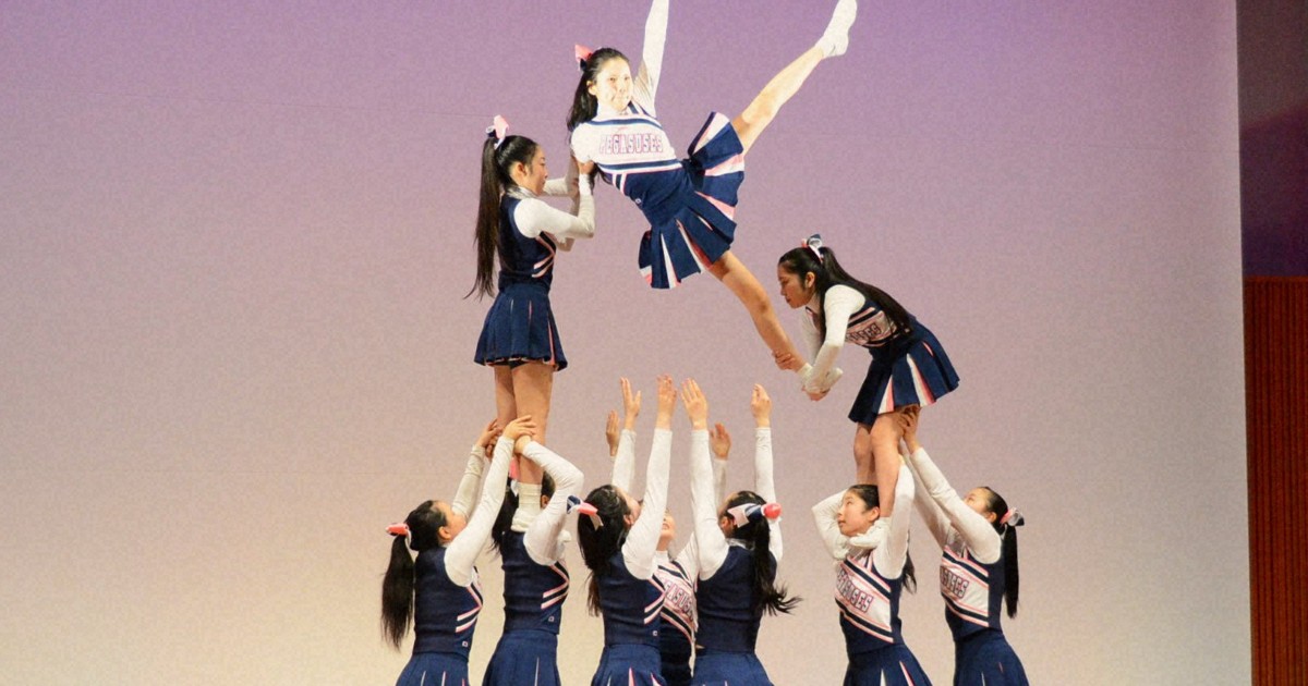 地元高校生がチアリーディングで交通安全呼びかけ　東京・目黒