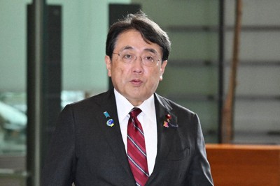 高市首相と片山財務相、赤沢経産相に注意　「利上げ選択肢」発言