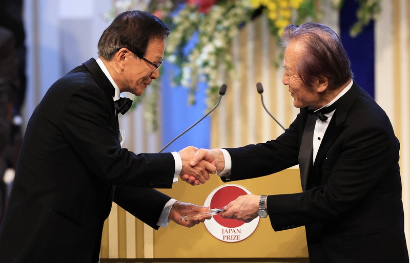 日本国際賞授賞式に天皇、皇后両陛下がご出席 [写真特集3/23] | 毎日新聞