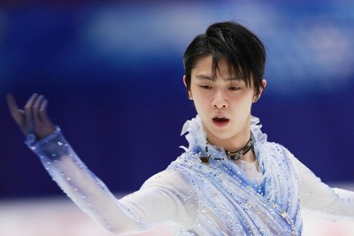 【NHK杯フィギュア】男子SPで「オトナル」を演技する羽生結弦選手＝真駒内セキスイハイムアイスアリーナで2019年11月22日、貝塚太一撮影