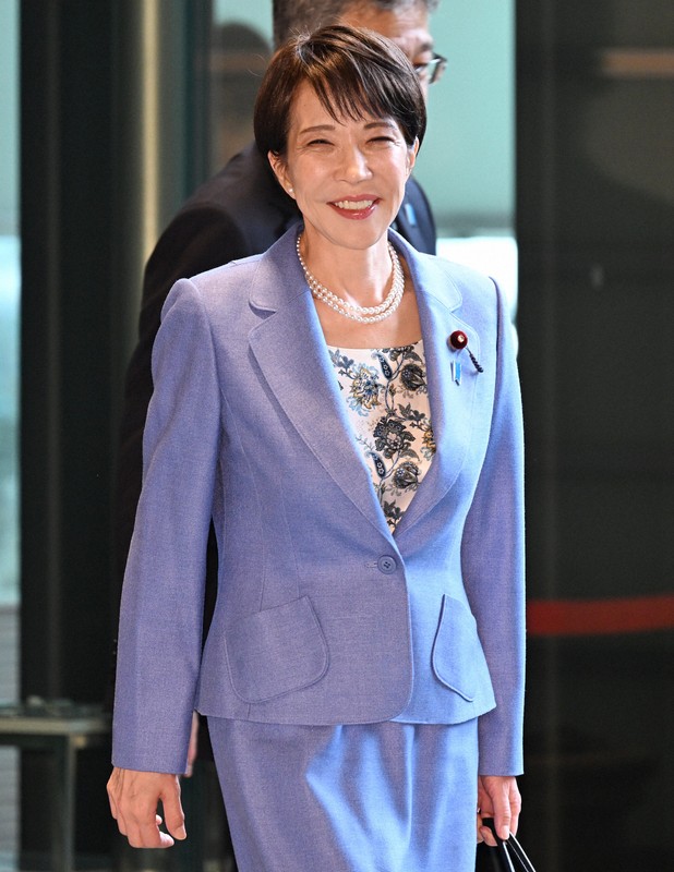 首相官邸に入る高市早苗首相＝2026年4月13日午前11時56分、平田明浩撮影