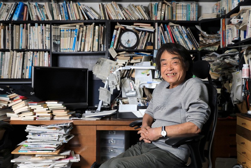 「何でも面白がってみると1日が楽しくなりますよ」と語る東海林さだおさん＝東京都杉並区で2019年11月18日、梅村直承撮影