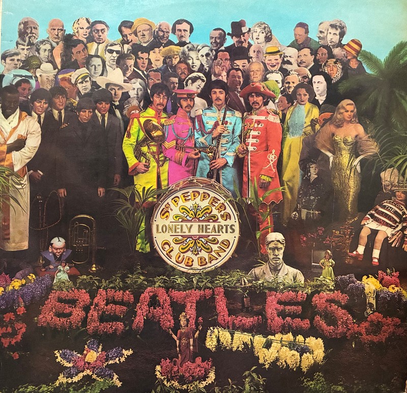 ビートルズのアルバム「サージェント・ペパーズ・ロンリー・ハーツ・クラブ・バンド」のジャケット