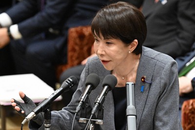 衆院予算委員会で中道改革連合・階猛幹事長の質問に答弁する高市早苗首相＝国会内で2026年3月30日午前9時6分、平田明浩撮影