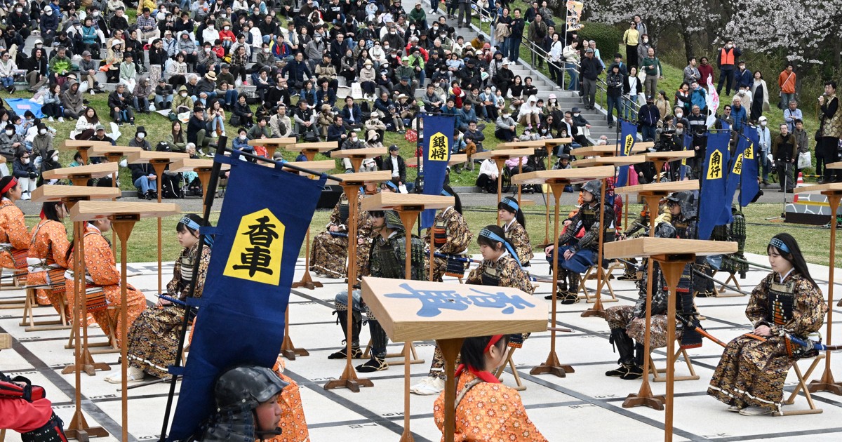 Easy Japanese news in translation: 'Human shogi' event held in Yamagata Prefecture