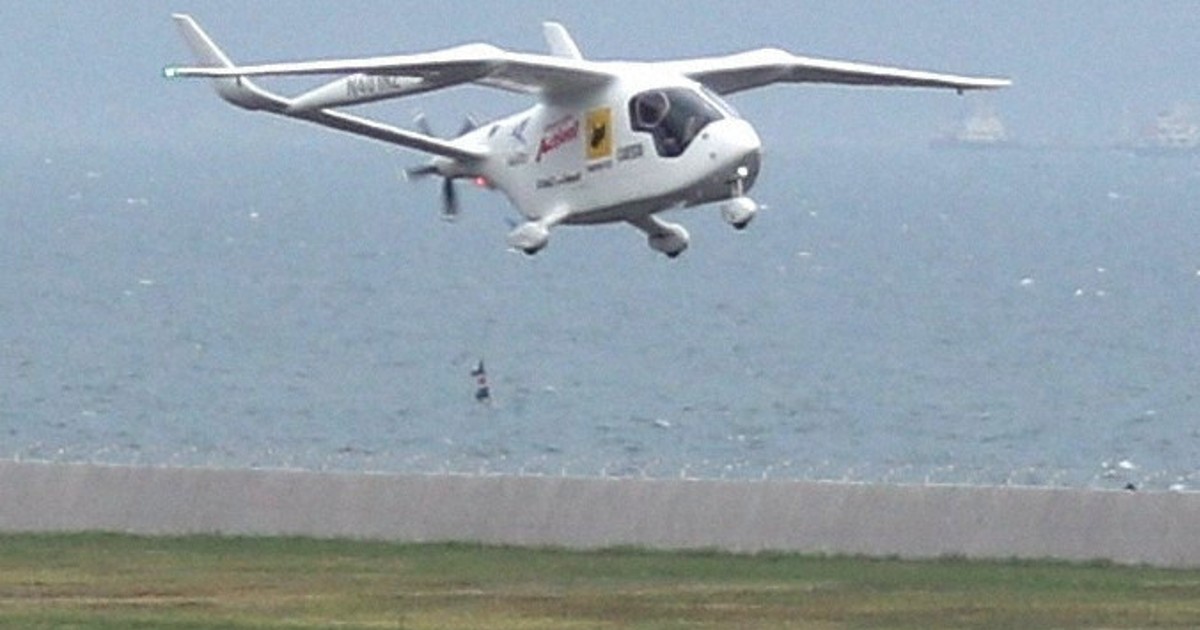 国内初　電動航空機による貨物輸送試験、北九州空港を拠点に開始