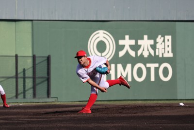 【トヨタ自動車－JR東日本】力投するトヨタ自動車の先発・細川拓哉投手＝岡山県倉敷市のマスカットスタジアムで、塚本紘平撮影