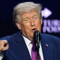 保守系団体の集会で演説するトランプ米大統領＝米西部アリゾナ州フェニックスで17日、AP