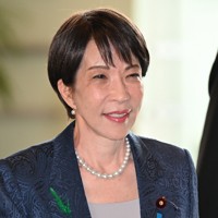 首相官邸に入る高市早苗首相＝2026年4月17日午前8時11分、平田明浩撮影