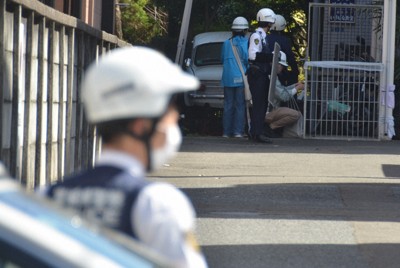 クマ捕獲のために設置された箱わな＝仙台市青葉区木町通2で2026年4月19日午後1時49分、山中宏之撮影