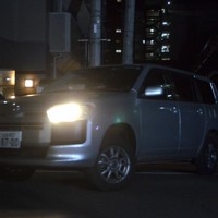 駆除したクマを載せた車＝仙台市青葉区木町通2で2026年4月19日午後8時2分、山中宏之撮影