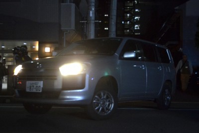 駆除したクマを載せた車＝仙台市青葉区木町通2で2026年4月19日午後8時2分、山中宏之撮影