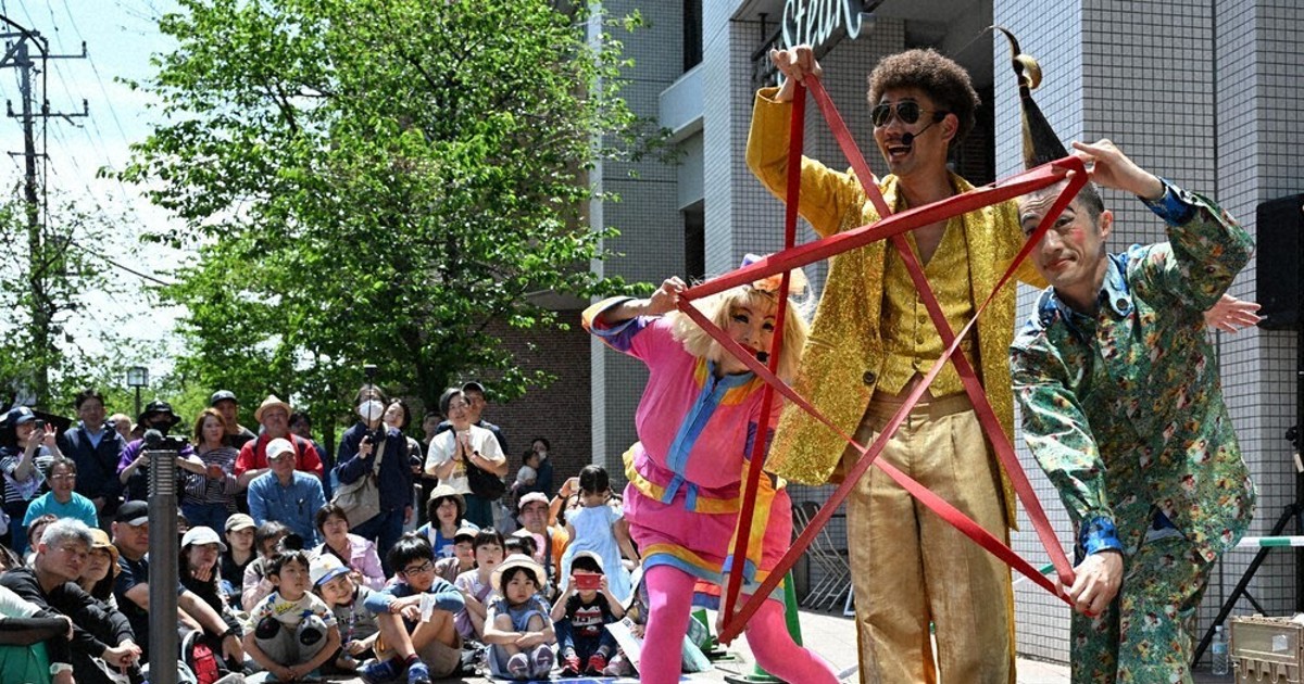 40組、鮮やかな技を披露 横浜・春の風物詩「野毛大道芸」 ／神奈川