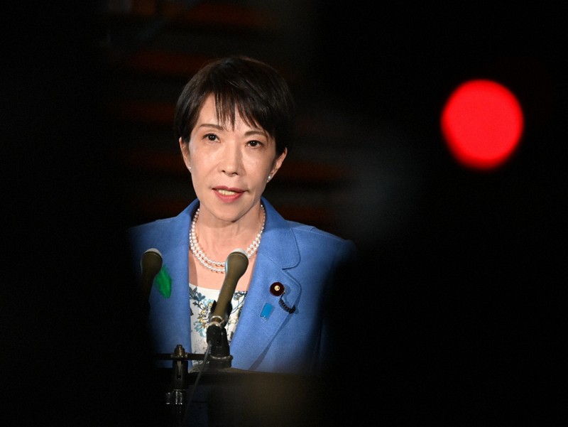 ベトナム共産党書記長兼国家主席やパキスタン首相などと行った電話協議について報道陣の取材に応じる高市早苗首相＝首相官邸で2026年4月13日午後5時25分、平田明浩撮影