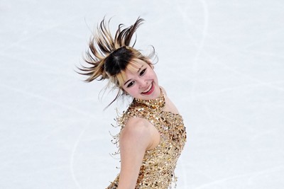 ミラノ五輪の女子フリーで演技する米国のアリサ・リュウ選手＝ミラノ・アイススケートアリーナで2026年2月19日、貝塚太一撮影