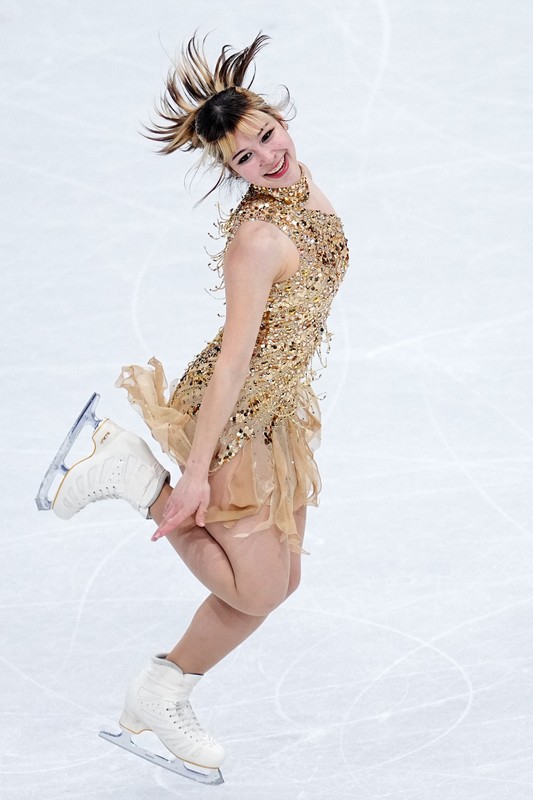 ミラノ五輪の女子フリーで演技する米国のアリサ・リュウ選手＝ミラノ・アイススケートアリーナで2026年2月19日、貝塚太一撮影