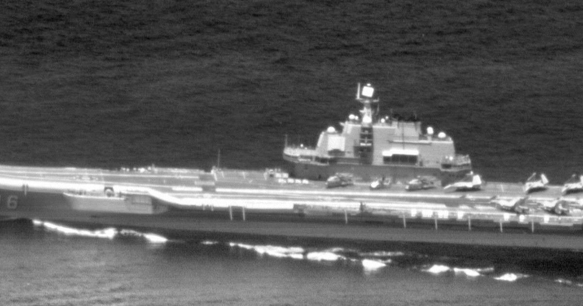 China's Liaoning aircraft carrier sails through Taiwan Strait