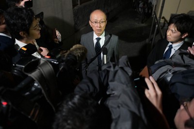 安福久美子容疑者を立ち会わせての現場検証後、心境を語る高羽悟さん＝名古屋市西区で2025年11月1日、山崎一輝撮影
