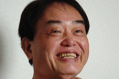 在りし日の東海林さだおさん＝東京都杉並区で2006年6月13日、小林努撮影
