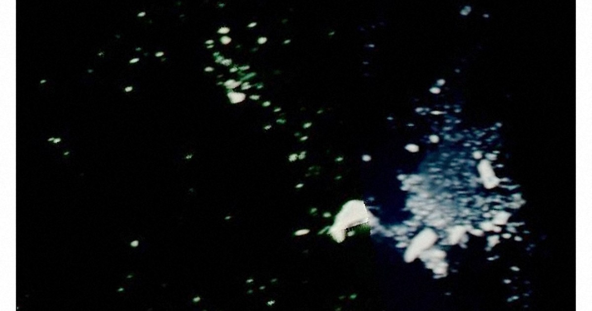 かつての「世界最大の氷山」砕け散る　40年の歴史に幕