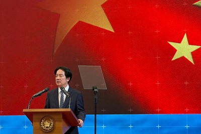 記者会見を行う台湾の頼清徳総統＝台北で2025年11月26日、ロイター