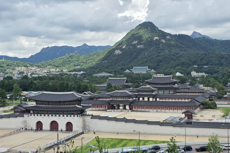 複数の旅行会社の調査で渡航先トップとなったソウルの朝鮮王朝時代の王宮「景福宮」＝ソウル市で2025年7月1日午後0時54分、福岡静哉撮影