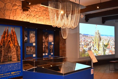 ハビエル城博物館に新設されたガウディに関する展示室＝志摩スペイン村で2026年4月17日、下村恵美撮影