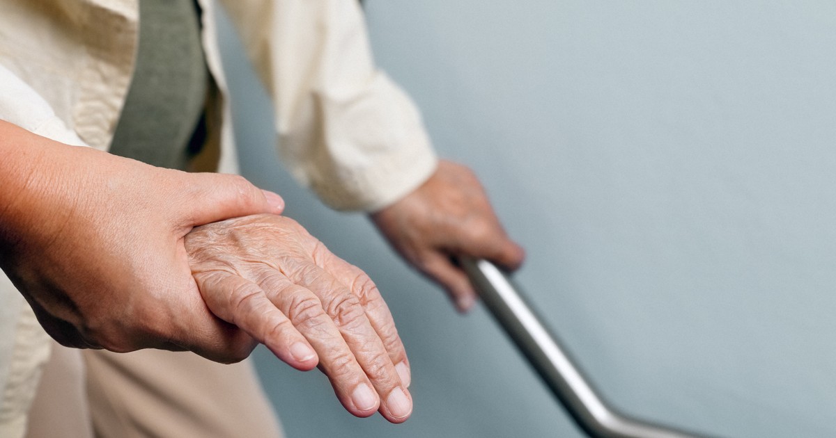 要介護認定、原則の「30日以内」は約2割　認定ないまま死亡も