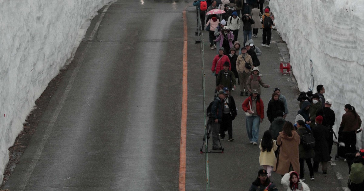 Easy Japanese news in translation: Tateyama Kurobe Alpine Route opens after winter break