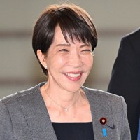 首相官邸に入る高市早苗首相＝2026年4月23日午前9時55分、平田明浩撮影