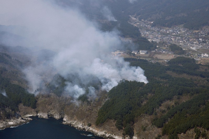 妻の作った　文鎮　風林火山　炎のたからもの　静かに燃える火のペーパーウエイト 岩手県大槌町で山林火災 鎮火のめど立たず [写真特集9/7] | 毎日新聞