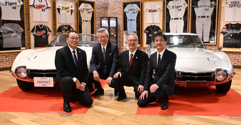 007は二度死ぬ」のボンドカーなど展示 トヨタ2000GT | 毎日新聞