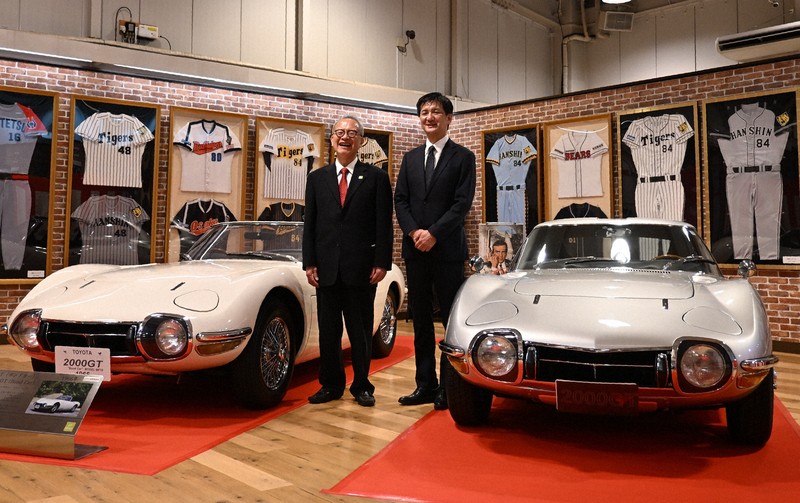 007は二度死ぬ」のボンドカーなど展示 トヨタ2000GT [写真特集1/4