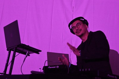 音楽イベント「ロマンディスコ」に出演した「RIP　SLYME」のSUさん＝神戸市須磨区で2026年4月19日午後2時9分、木山友里亜撮影