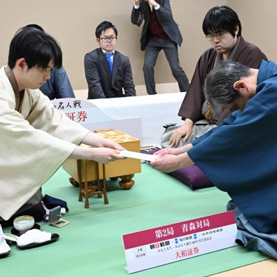 名人戦第2局 糸谷九段が中飛車の陣形 藤井名人37手目封じる | 毎日新聞