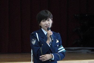 県立岐阜高生らに語りかける高橋尚子さん＝岐阜市で2026年4月24日、入江直樹撮影
