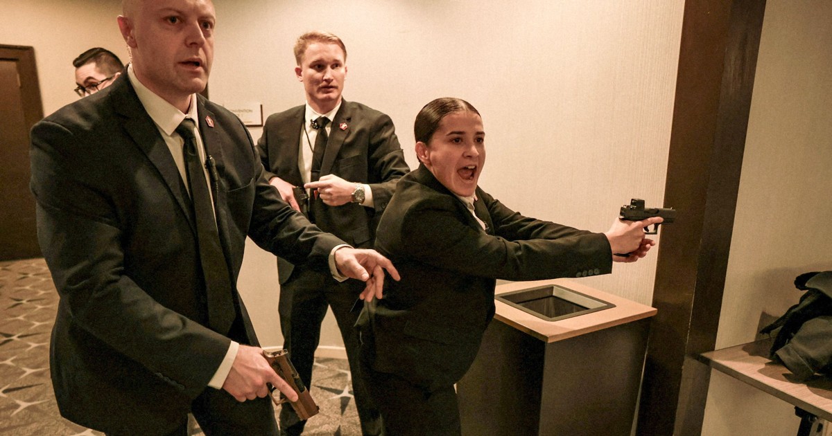 FBI、容疑者の身辺を徹底調査へ　トランプ氏出席夕食会で銃撃